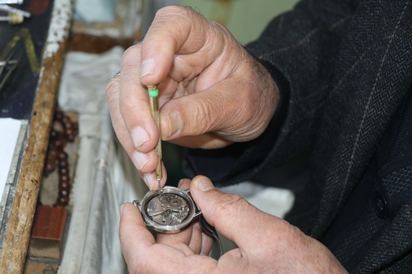 Foto - 55 yıldır gözünden merceği elinden tornavidayı düşürmüyor