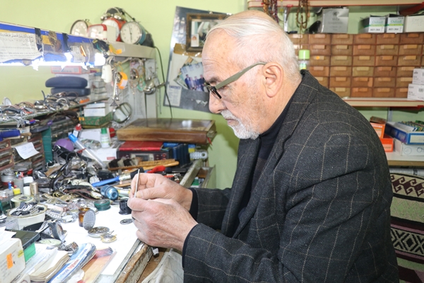 Foto - 55 yıldır gözünden merceği elinden tornavidayı düşürmüyor