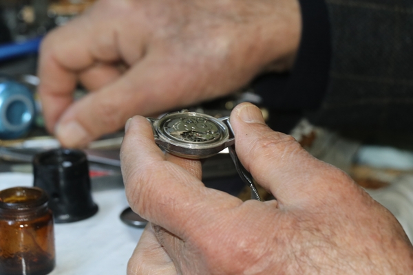 Foto - 55 yıldır gözünden merceği elinden tornavidayı düşürmüyor