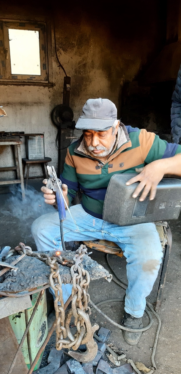 Foto - 57 yaşındaki usta işi çözmüş! Gelen müşterilere bakın ne yapıyor