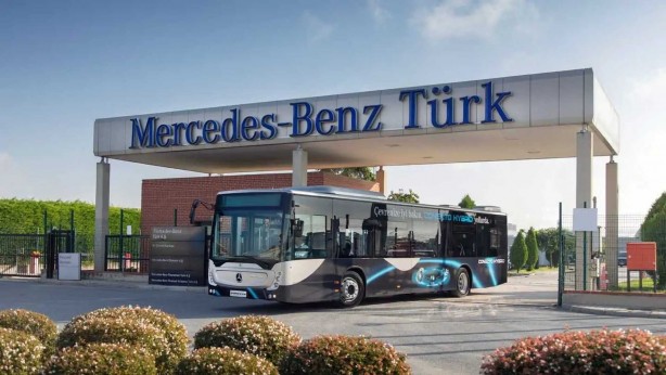 Foto - 57 yıldır Türkiye’den parlayan yıldız! Mercedes-Benz Türk ülkenin geleceğine yatırım yapmayı sürdürüyor!