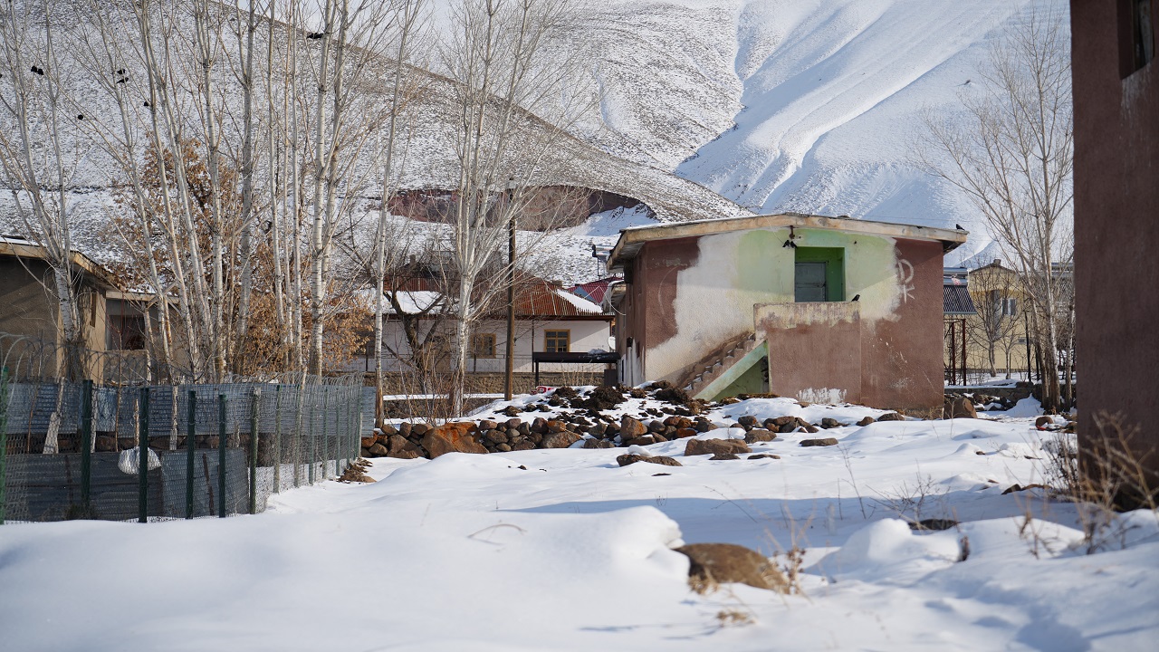 Foto - 58 yıldır yaralar sarılmaya çalışılıyor! o köy fay hattı üzerine mi kuruldu? 