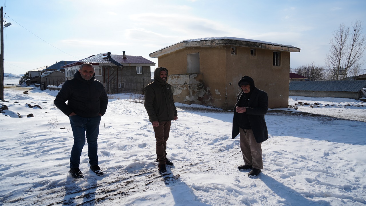 Foto - 58 yıldır yaralar sarılmaya çalışılıyor! o köy fay hattı üzerine mi kuruldu? 