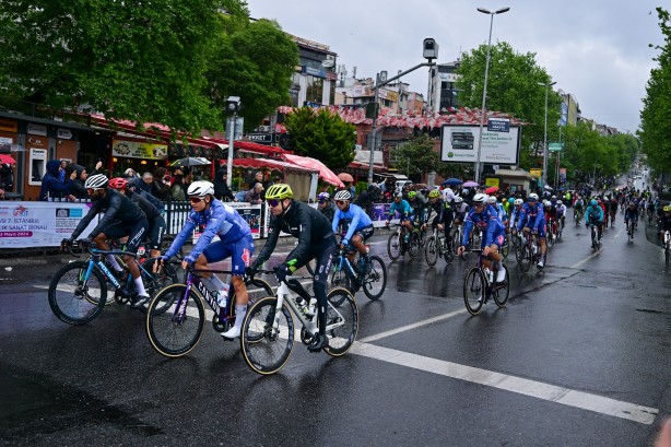 Foto - 59. Cumhurbaşkanlığı Bisiklet Turu şöleni yağmura takıldı! Büyük final...