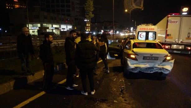 Foto - 6 araç birbirine girdi: 2 yaralı