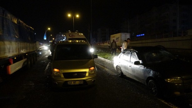 Foto - 6 araç birbirine girdi: 2 yaralı