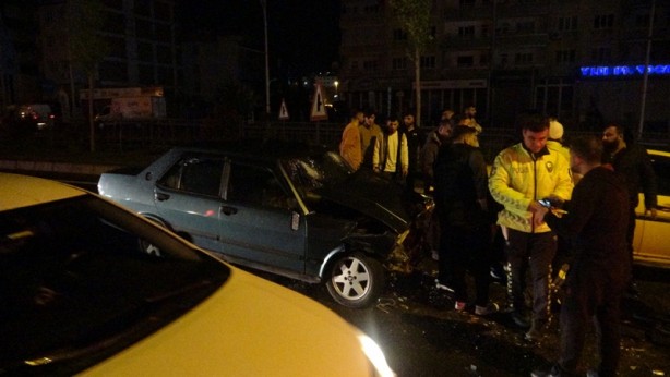 Foto - 6 araç birbirine girdi: 2 yaralı