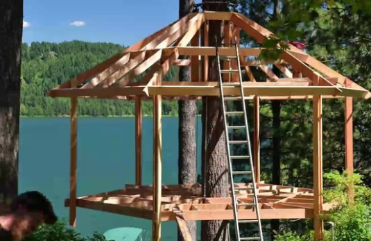 Foto - 6 ay uğraşıp muhteşem bir ağaç ev yaptılar!