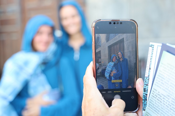 Foto - 6 dilde İslam'ı anlatıyor! Yanında 14 kişi Müslüman oldu