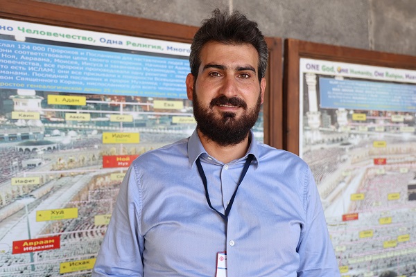 Foto - 6 dilde İslam'ı anlatıyor! Yanında 14 kişi Müslüman oldu