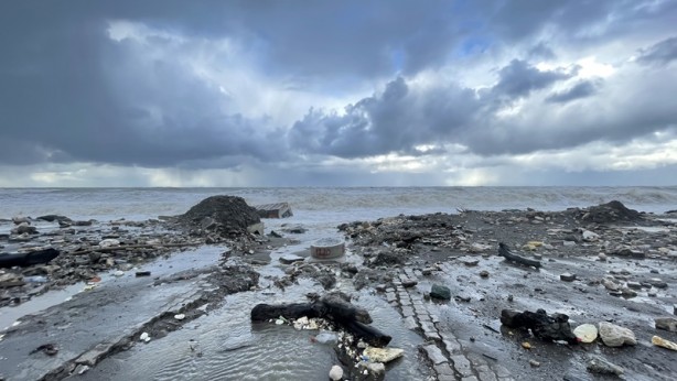 Foto - 6 metreye ulaşan dalgalar Kastamonu sahilinde hasar oluşturdu