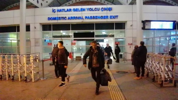 Foto - 6 saatte gelebildi! İstanbul'dan Antalya'ya giden uçak...