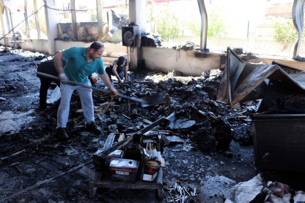 Foto - 6 saatte söndürülen yangında, fabrika kullanılamaz hale geldi