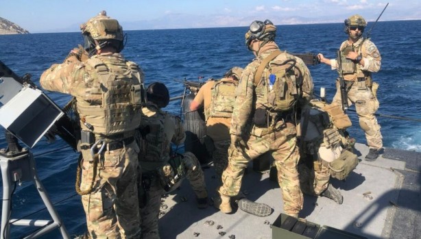 Foto - 6 ülke Türkiye'ye karşı birleşti! Helikopterler, savaş gemileri, savaş uçakları harekete geçti