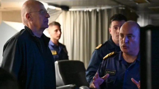 Foto - 6 ülke Türkiye'ye karşı birleşti! Helikopterler, savaş gemileri, savaş uçakları harekete geçti