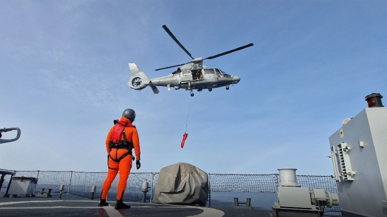Foto - 5 ülke Türkiye'ye karşı harekete geçti! Savaş gemileri hareket etti, uçaklar ve helikopterler havalandı