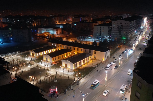 60 bin kitap var! Bu kütüphane ışıl ışıl parlıyor 