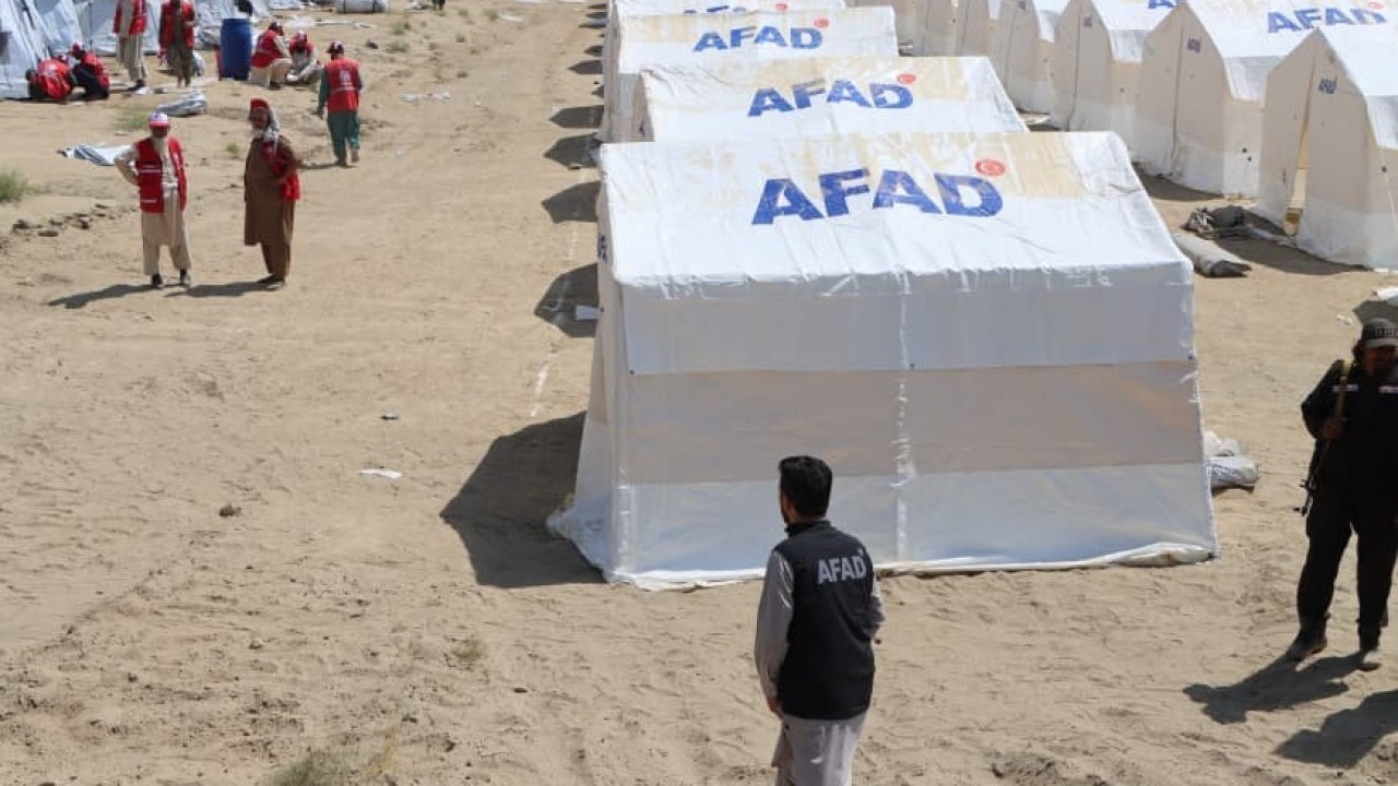Foto - 6.0 büyüklüğündeki depremde 2 binden fazla kişi ölmüştü... Türkiye olay yerinde! 