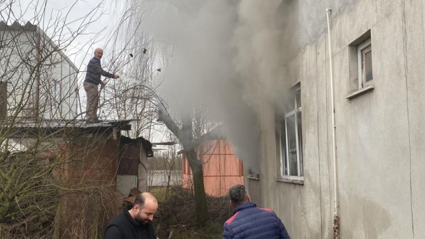 Foto - 600 bin liralık spor ayakkabılar küle döndü