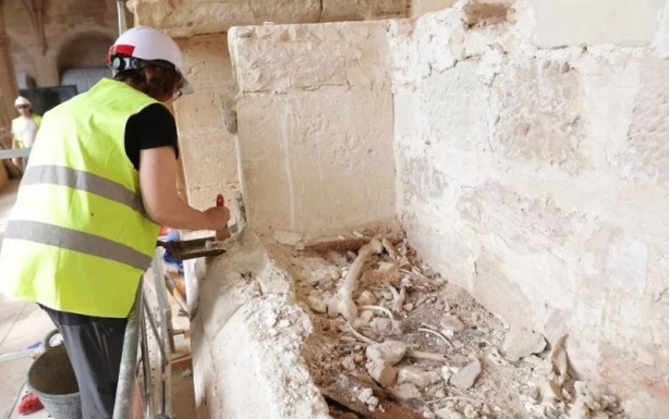 Foto - 600 yıldan bu yana hiç kimse açmamıştı! İçerisinden çıkanlar, ağızları açık bıraktı