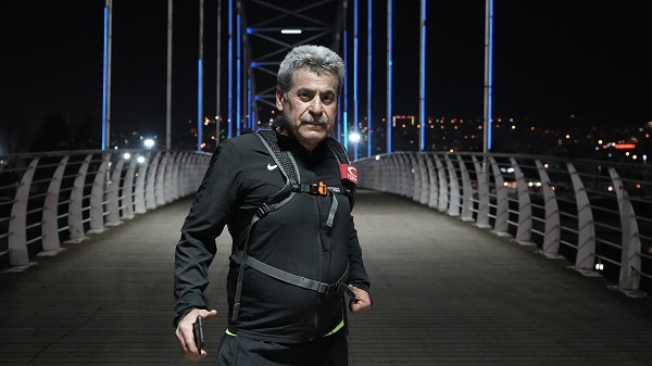 Foto - 63 yaşında her gün 20 km koşuyor