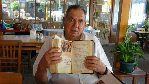 Foto - 63 yıldır Assos'u gezen turistlerin hatıralarını 35 defterde biriktirdi