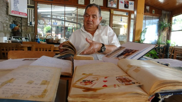 Foto - 63 yıldır Assos'u gezen turistlerin hatıralarını 35 defterde biriktirdi