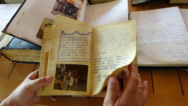 Foto - 63 yıldır Assos'u gezen turistlerin hatıralarını 35 defterde biriktirdi