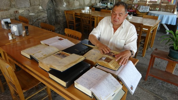 Foto - 63 yıldır Assos'u gezen turistlerin hatıralarını 35 defterde biriktirdi