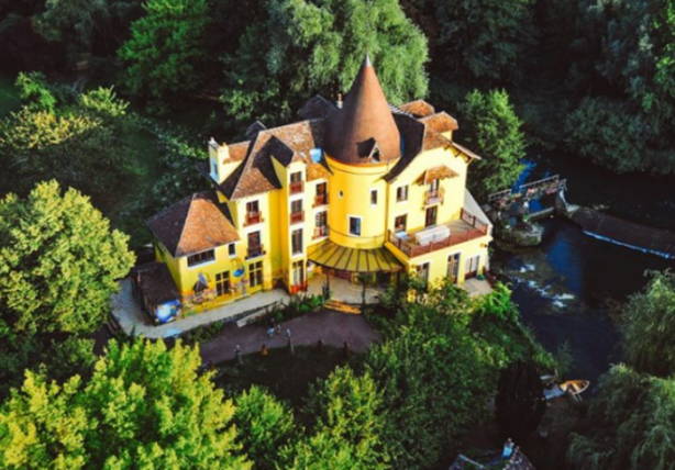  65 yaşındaki bir palyaçonun muhteşem evi