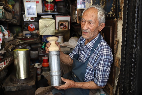 Foto - 65 yıldır ekmeğini bu işten çıkarıyor