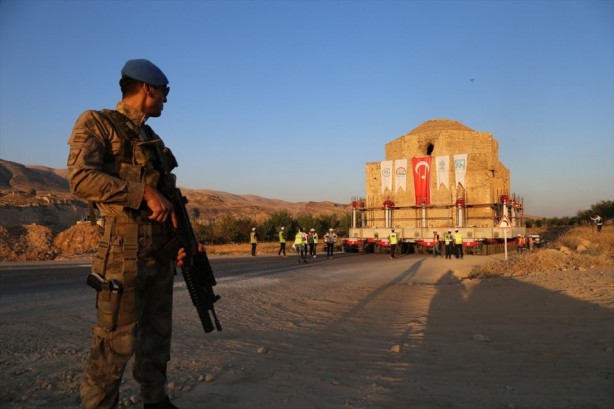 Foto - 650 yıllık Artuklu Hamamı böyle taşındı