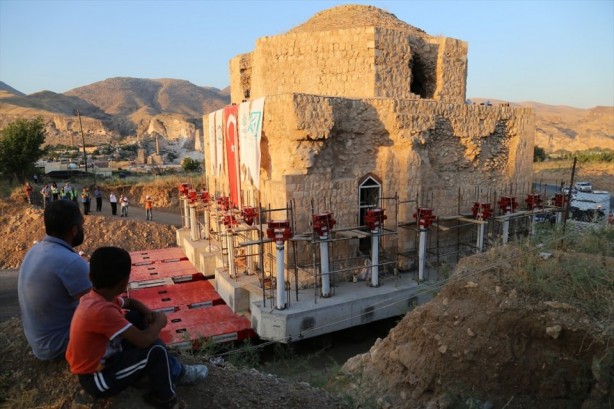 Foto - 650 yıllık Artuklu Hamamı böyle taşındı