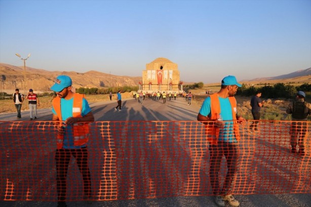 Foto - 650 yıllık Artuklu Hamamı böyle taşındı