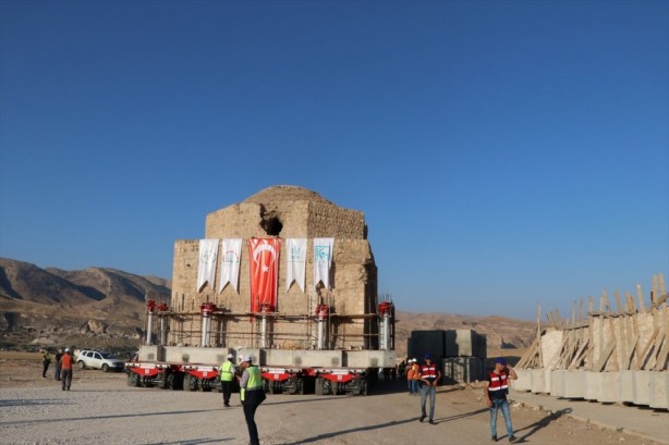 Foto - 650 yıllık Artuklu Hamamı böyle taşındı