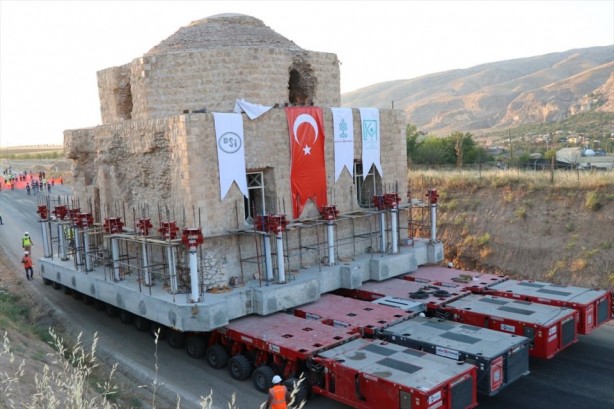 Foto - 650 yıllık Artuklu Hamamı böyle taşındı