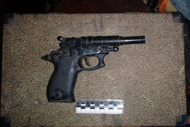 Foto - 66 yaşındaki adamın evinde bakın ne ele geçirdiler!