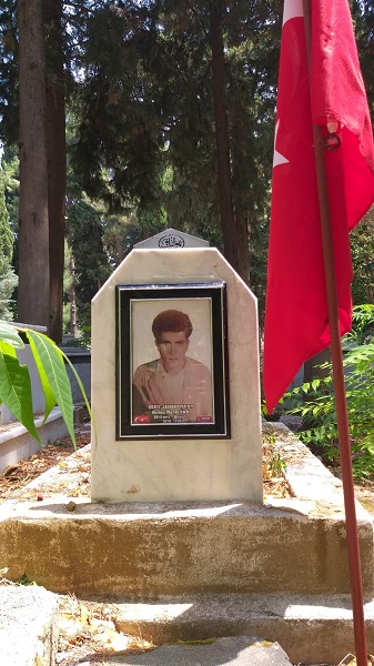 Foto - 67 yıl sonra gelen şehitlik