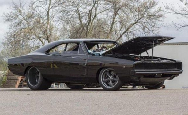 Foto - 68 model otomobili baştan aşağıya yeniledi!