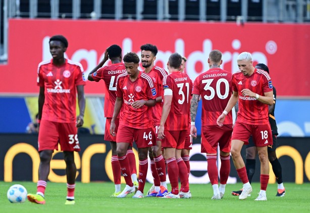 Foto - 7 gollü maçta Galatasaray yenildi