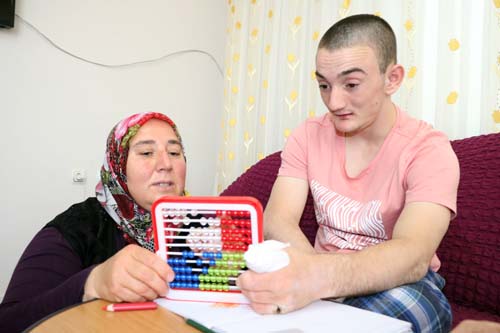 Foto - 7 gün 24 saat nöbetteler! Çaresiz aile yardım bekliyor