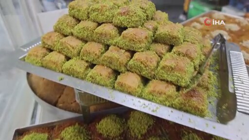 7 metrekarelik dükkanda 100 yıllık tatlı durağı