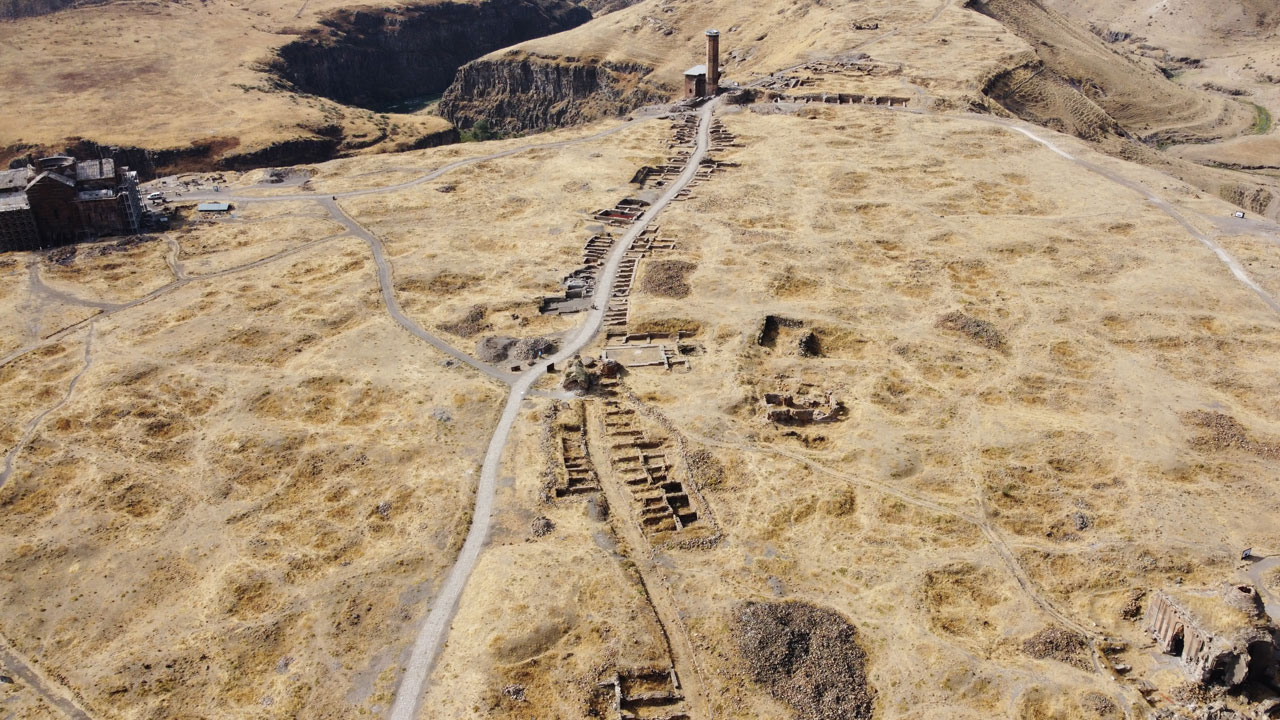 Foto - 7 noktada eş zamanlı kazı! 40 kapılı şehirde geçmiş gün yüzüne çıkarılıyor