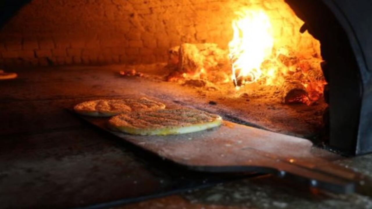 7 saat 450 derece önünde mesai! Ramazan'ın vazgeçilmez lezzeti böyle hazırlanıyor
