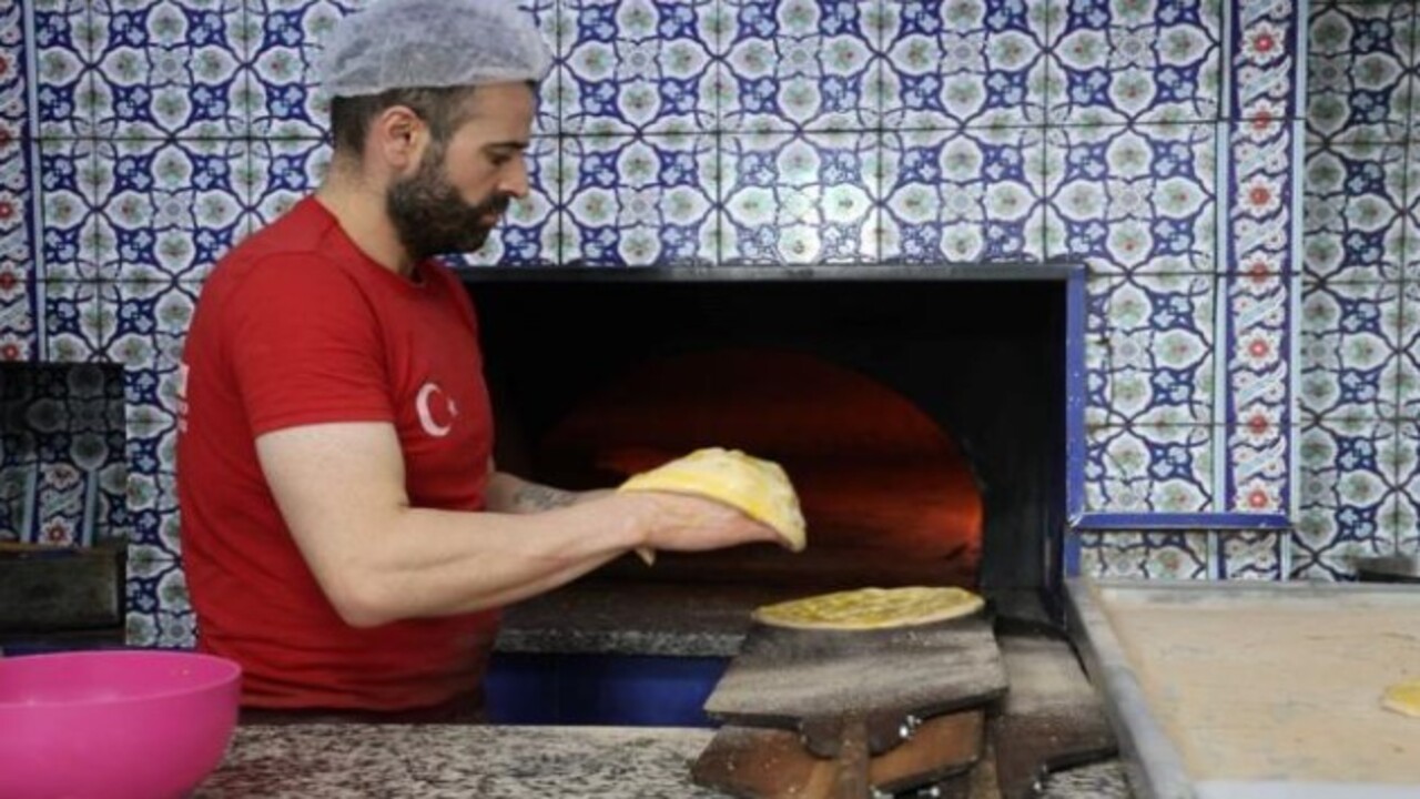 Foto - 7 saat 450 derece önünde mesai! Ramazan'ın vazgeçilmez lezzeti böyle hazırlanıyor