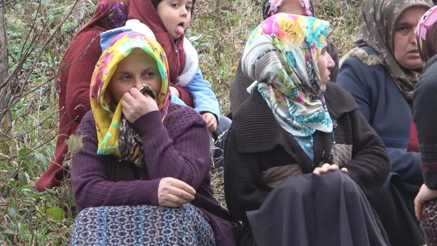 Foto - 7 yıl önce ölen adamın kafatası ve kemikleri defnedildi