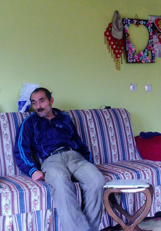 Foto - 7 yıl önce ölen adamın kafatası ve kemikleri defnedildi