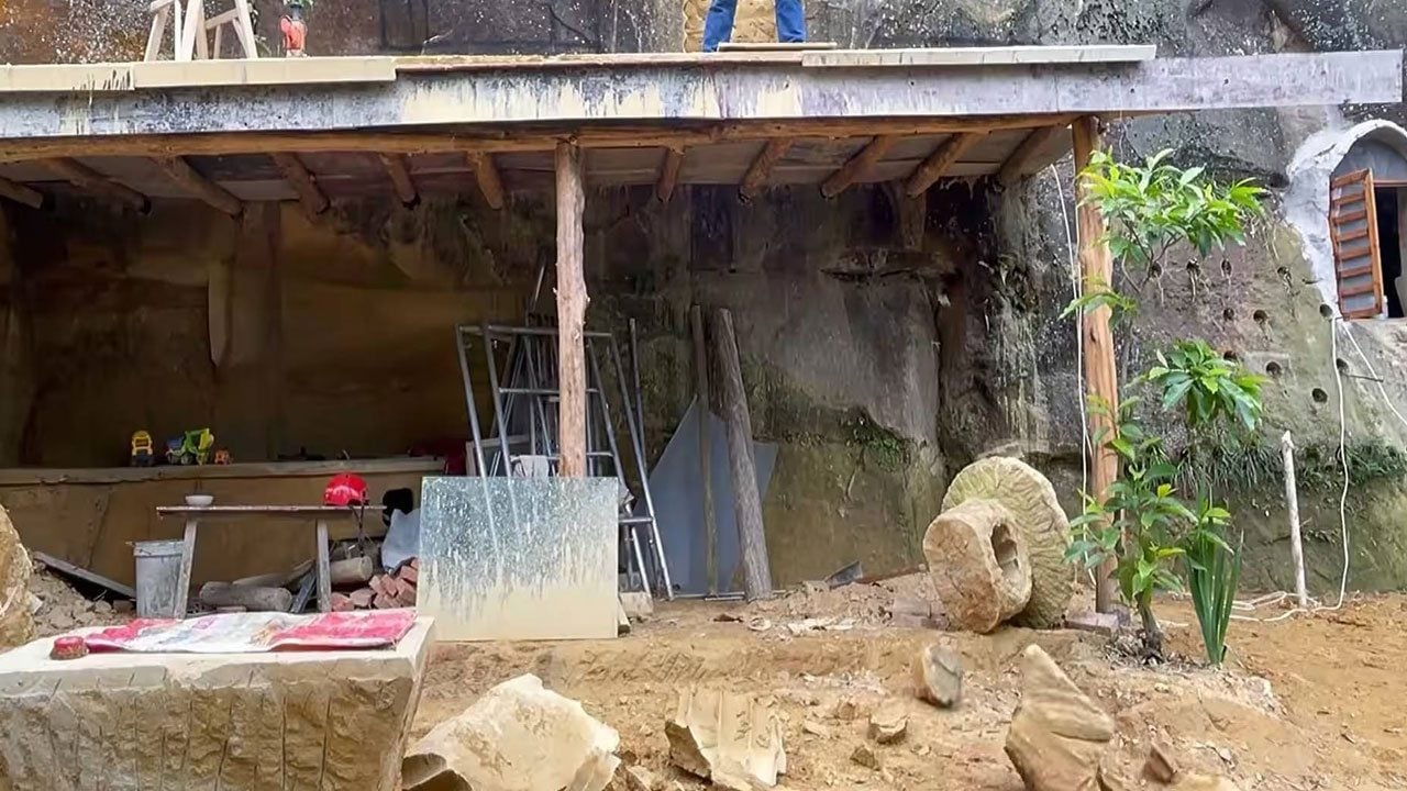 Foto - 7 yılda koca dağı oyarak iki katlı ev yaptı 