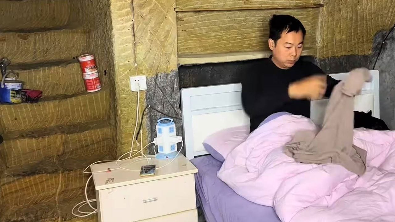 Foto - 7 yılda koca dağı oyarak iki katlı ev yaptı 
