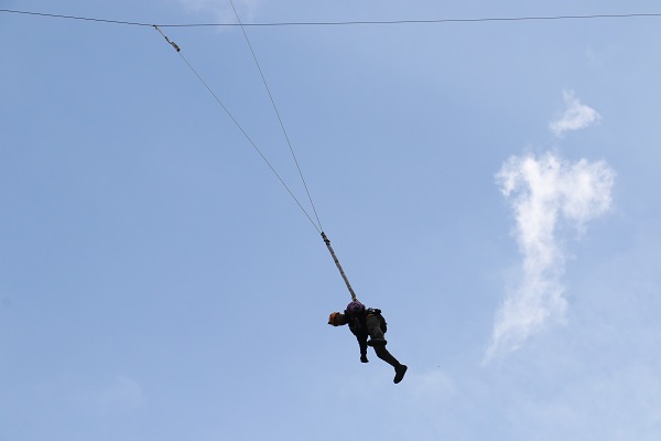 Foto - 70 metreden böyle atladılar